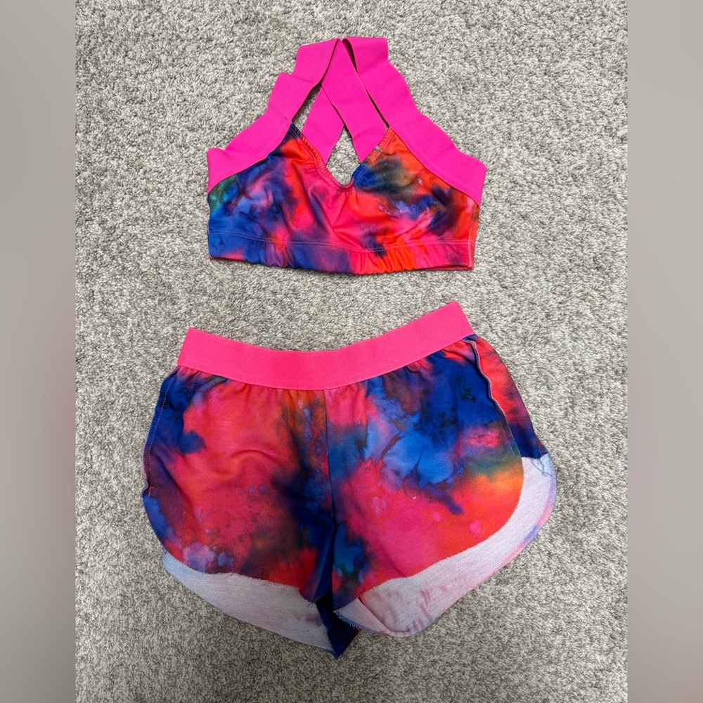 Bright workout clothes set